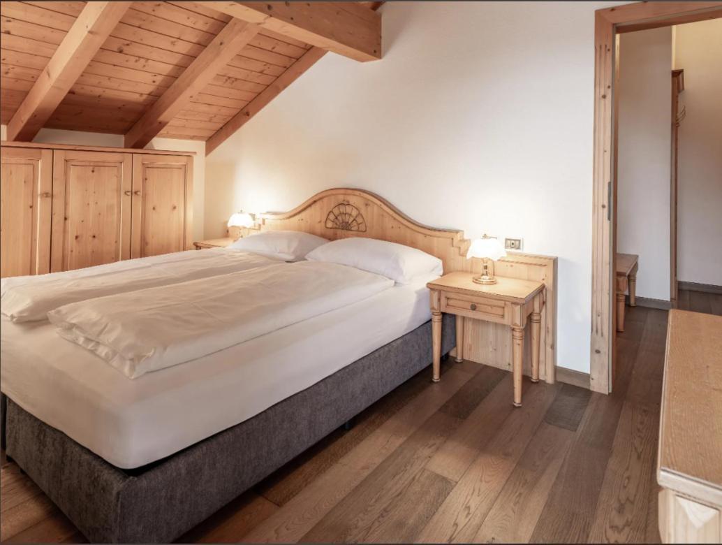 Hotel Bad Waldbrunn Monguelfo-Tesido / Welsberg-Taisten ภายนอก รูปภาพ