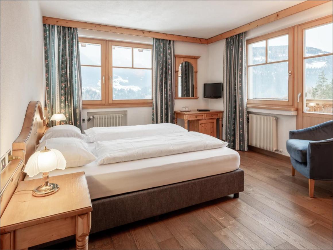 Hotel Bad Waldbrunn Monguelfo-Tesido / Welsberg-Taisten ภายนอก รูปภาพ